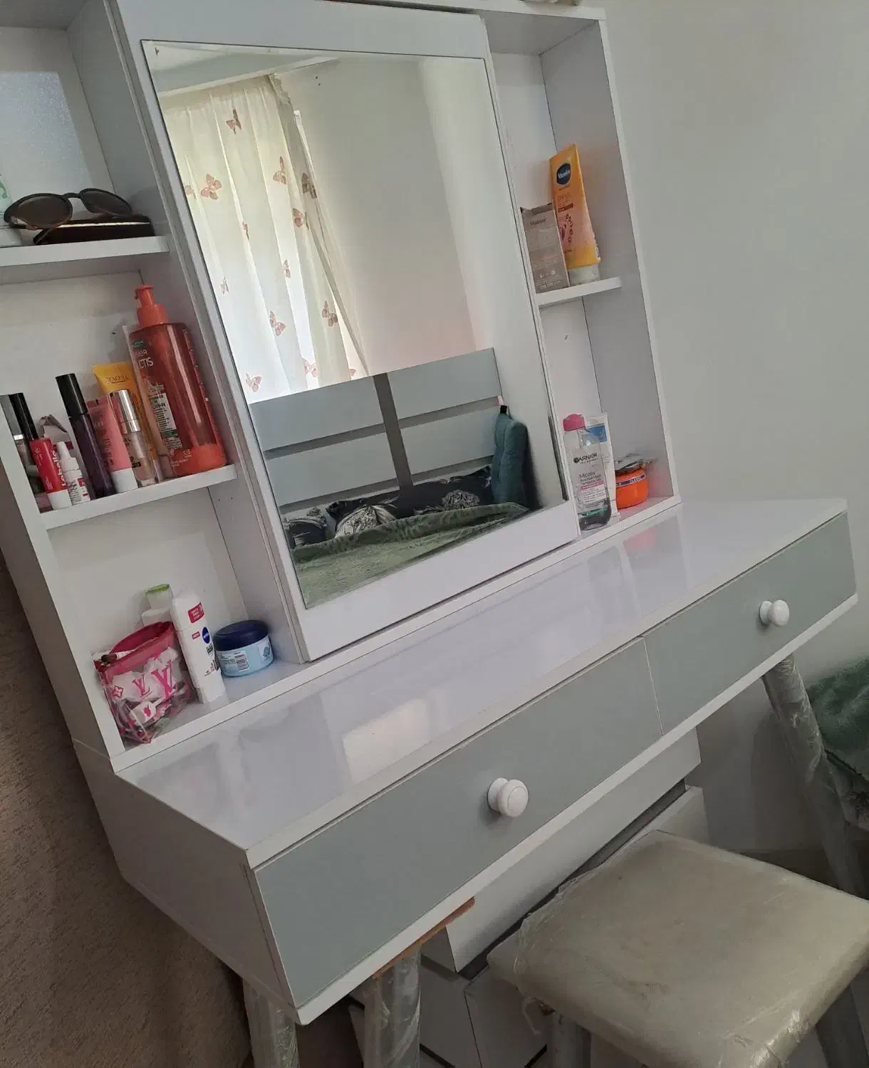 میز آرایش ام دی اف سفید طوسی|تخت و سرویس خواب|تهران, امیریه|دیوار