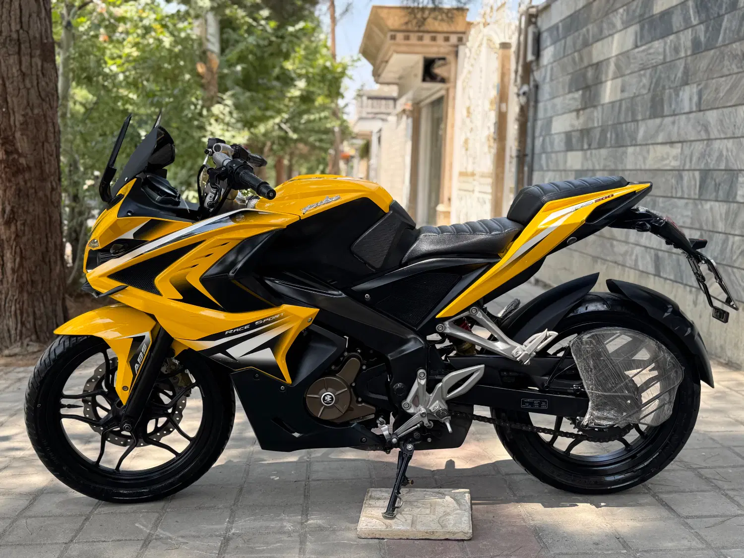 Rs 200|موتورسیکلت|ملایر, |دیوار