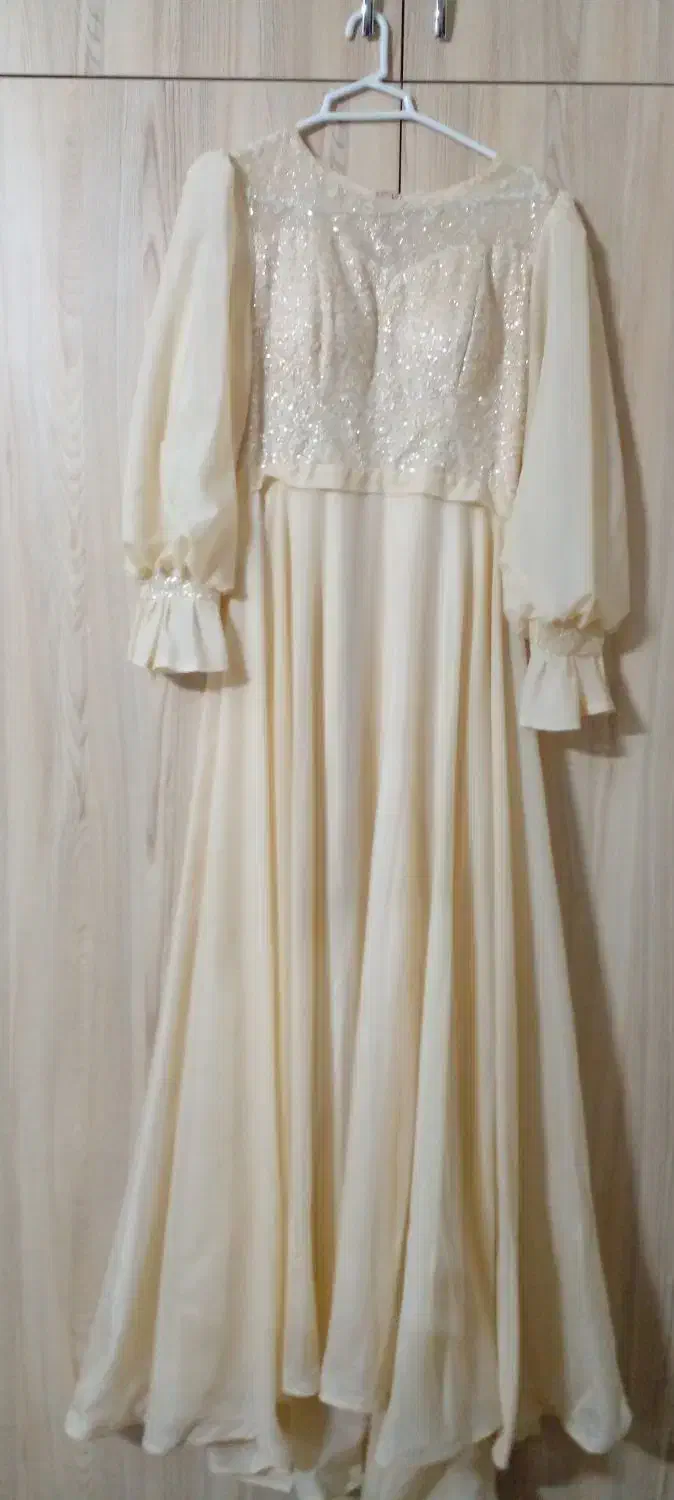 لباس مجلسی|لباس|مشهد, امیر|دیوار