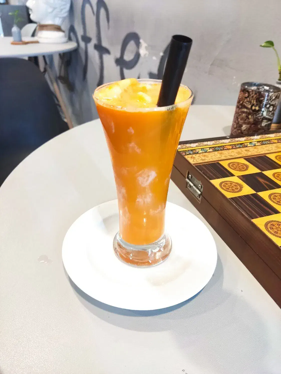 استخدام نیرو جهت کار در کافه|استخدام خدمات فروشگاه و رستوران|عسلویه, |دیوار