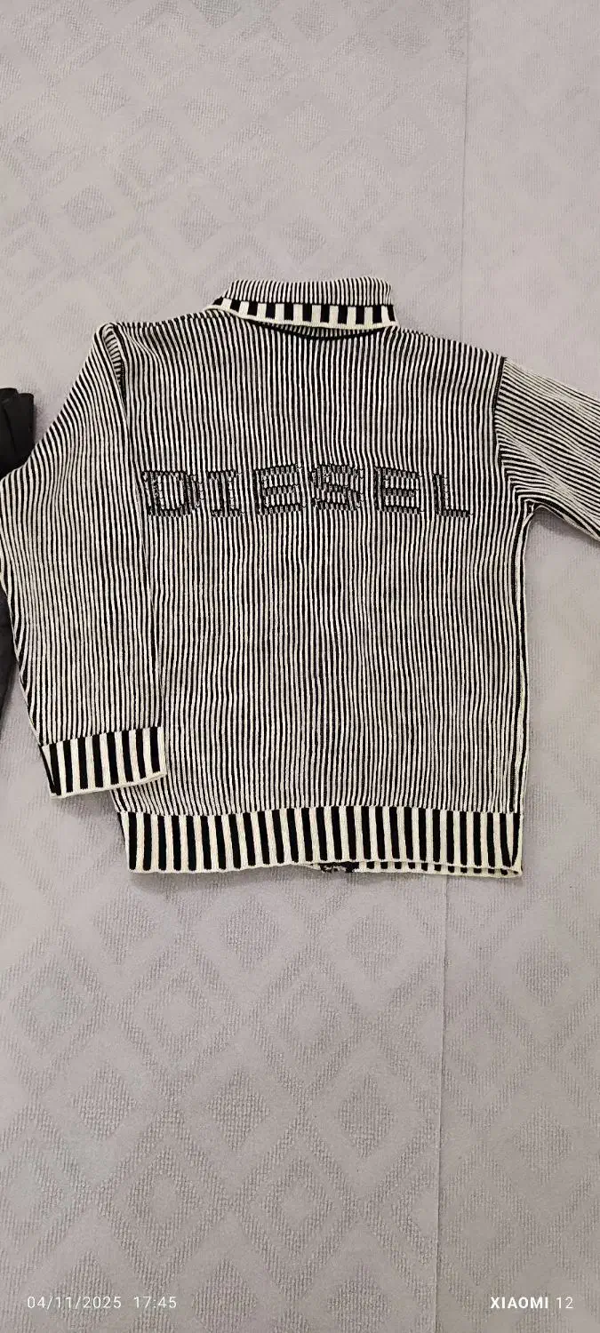 پلیور|لباس|دورود, |دیوار