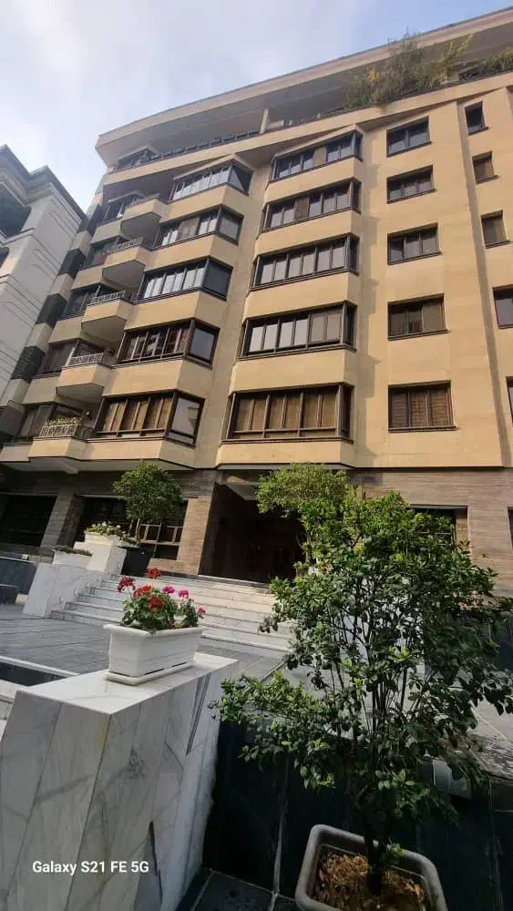 160متر سه خوابه باغستان دوم