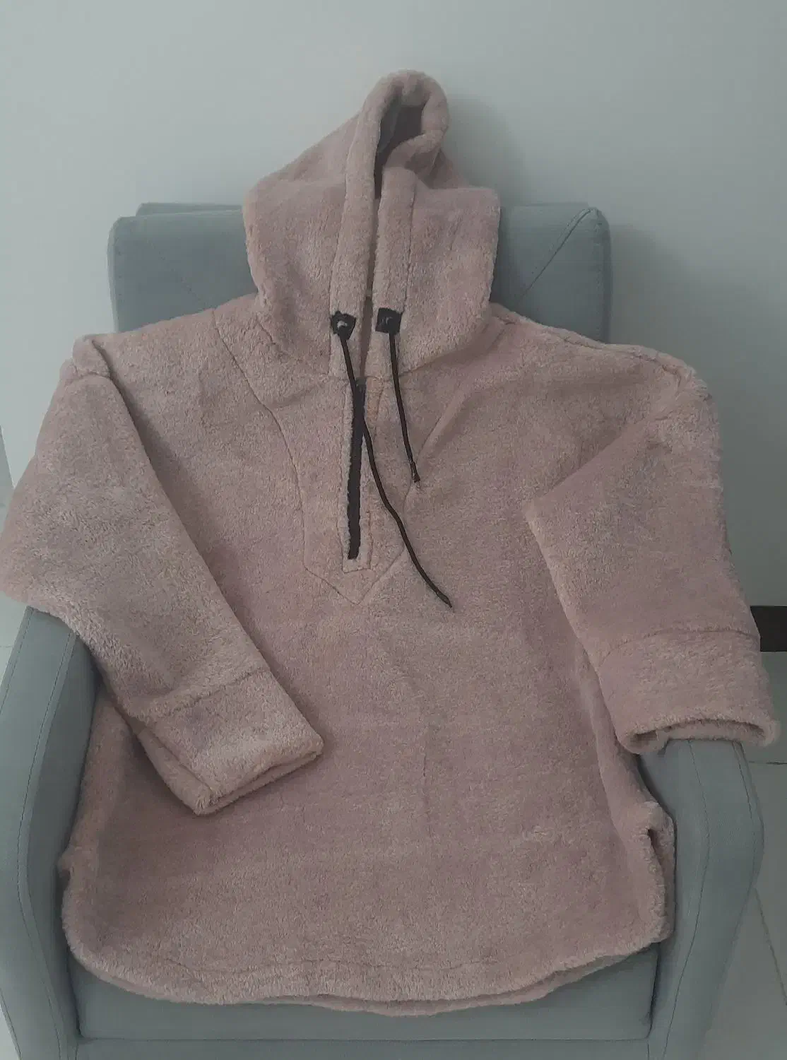 پلیور پشمی|لباس|رباطکریم, نصیرشهر|دیوار