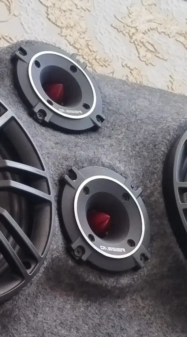 میدرنج و توییتر|صوتی و تصویری|باغ بهادران, |دیوار