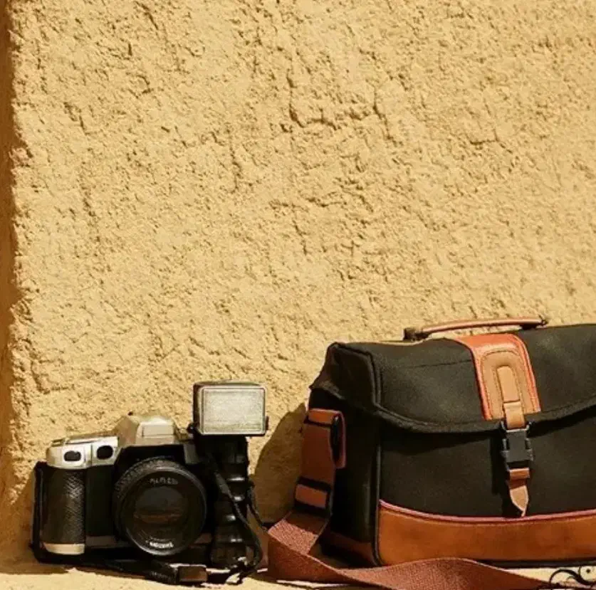 دوربین کلکسیونی کاملا نو(ژاپنی)|دوربین عکاسی و فیلم‌برداری|سیرجان, |دیوار