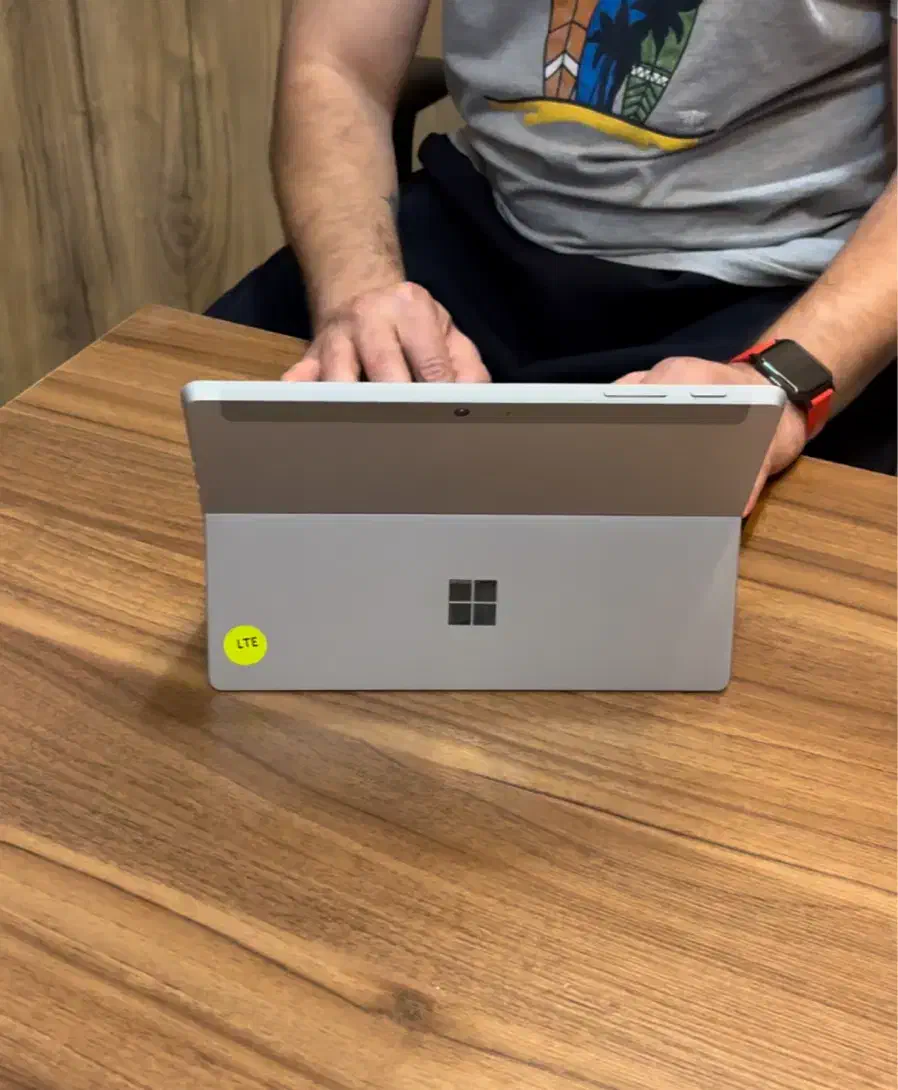 مایکروسافت Surface Go 2 همراه همیشه آماده|رایانه همراه|بندر کنگان, |دیوار