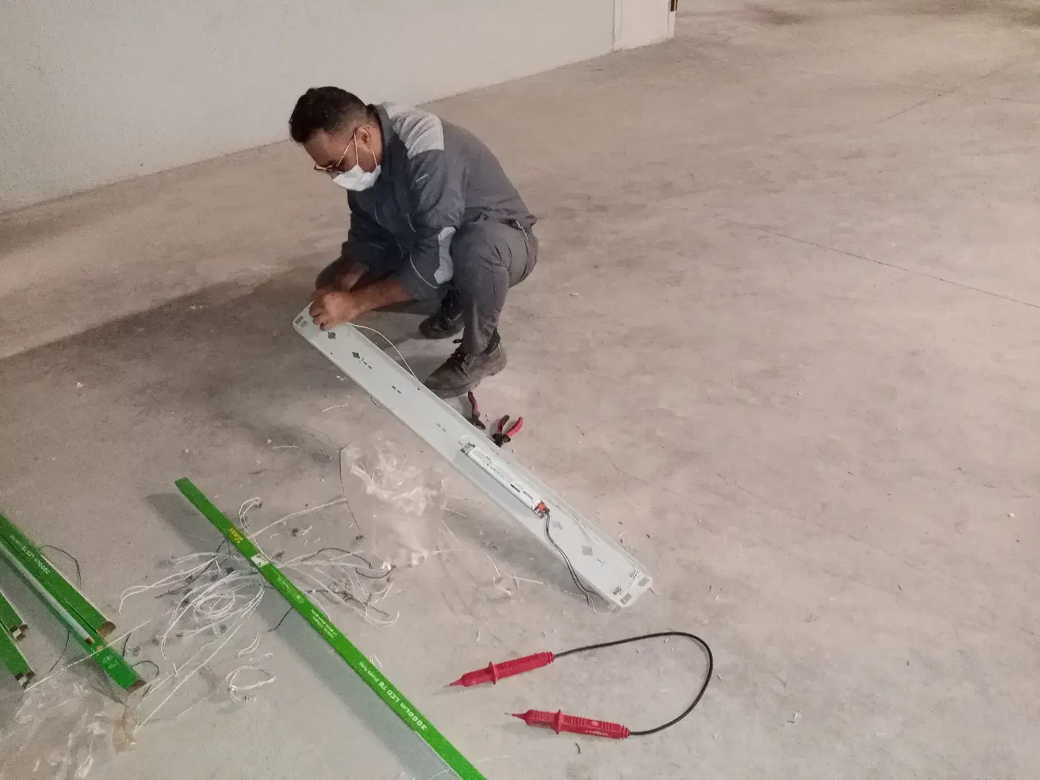 برق کار (صنعتی و ساختمان)|خدمات پیشه و مهارت|مشهد, صیاد شیرازی|دیوار