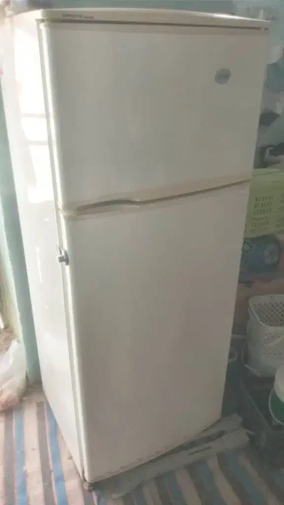 یخچال. تایر ماشین .وسایل کشاورزی|یخچال و فریزر|آباده, |دیوار