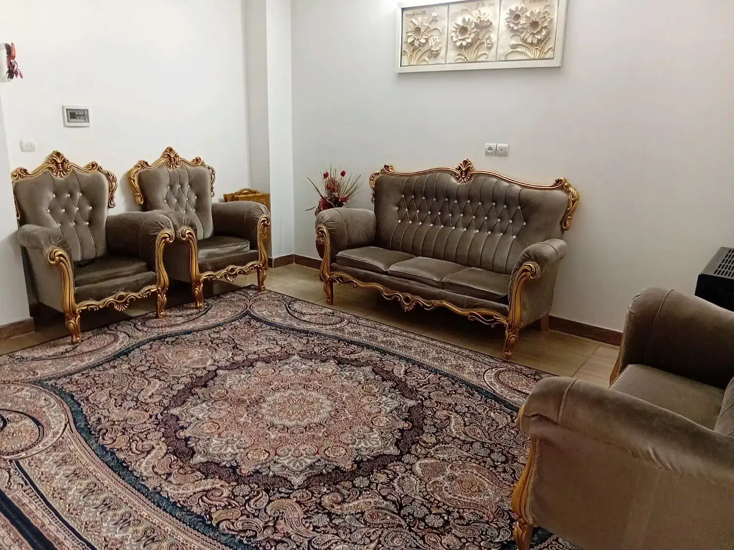 خانه و آشپزخانه|مبلمان خانگی و میز عسلی|بهارستان, |دیوار