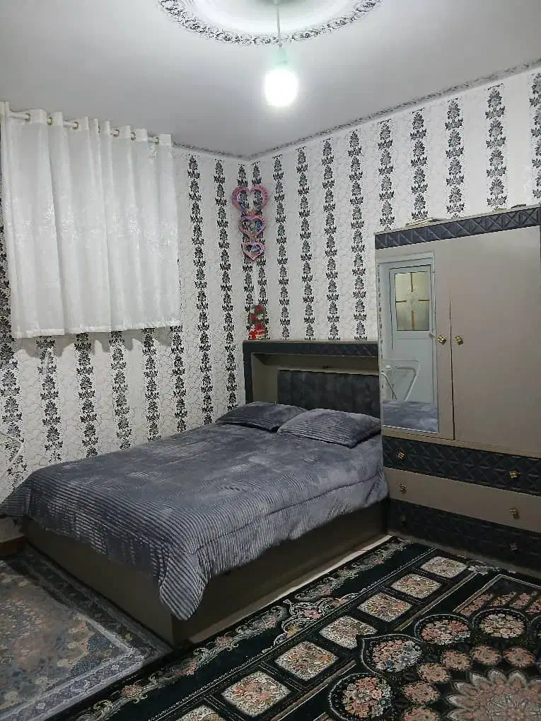 سرویس خواب دونفره|تخت و سرویس خواب|هشتگرد, هشتگرد قدیم|دیوار