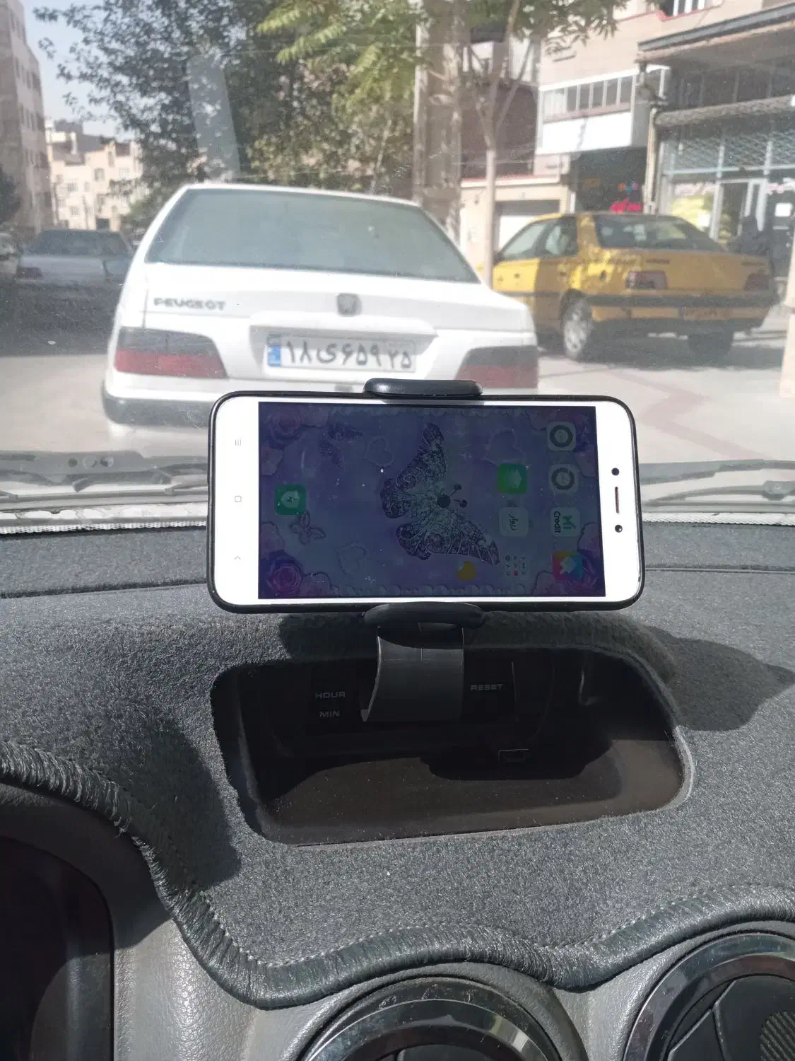 هولدر موبایل برای داشبورد با چرخش ۳۶۰ٌ|لوازم جانبی موبایل و تبلت|تبریز, |دیوار