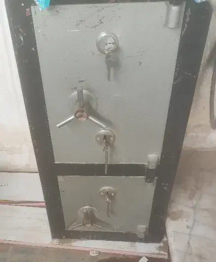 گاو صندوق دوطبقه|ابزارآلات|گنبد کاووس, |دیوار