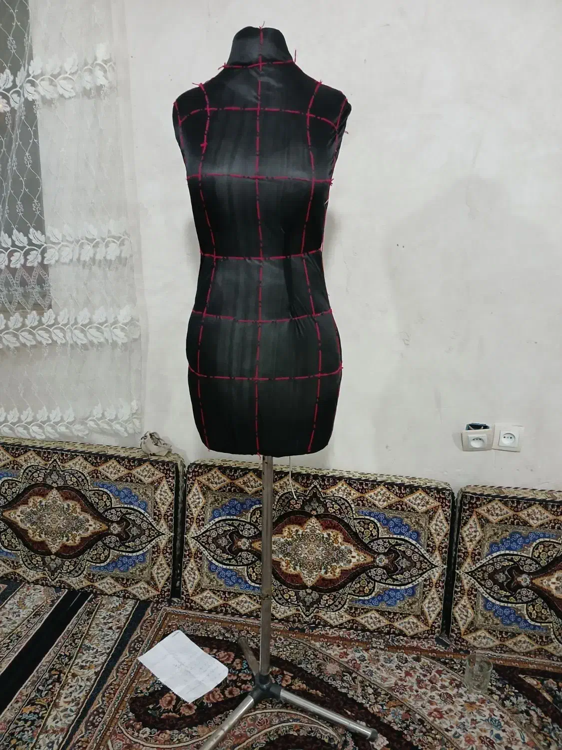 مانکن خیاطی سوزن خور|لوازم خیاطی و بافتنی|قروه, |دیوار