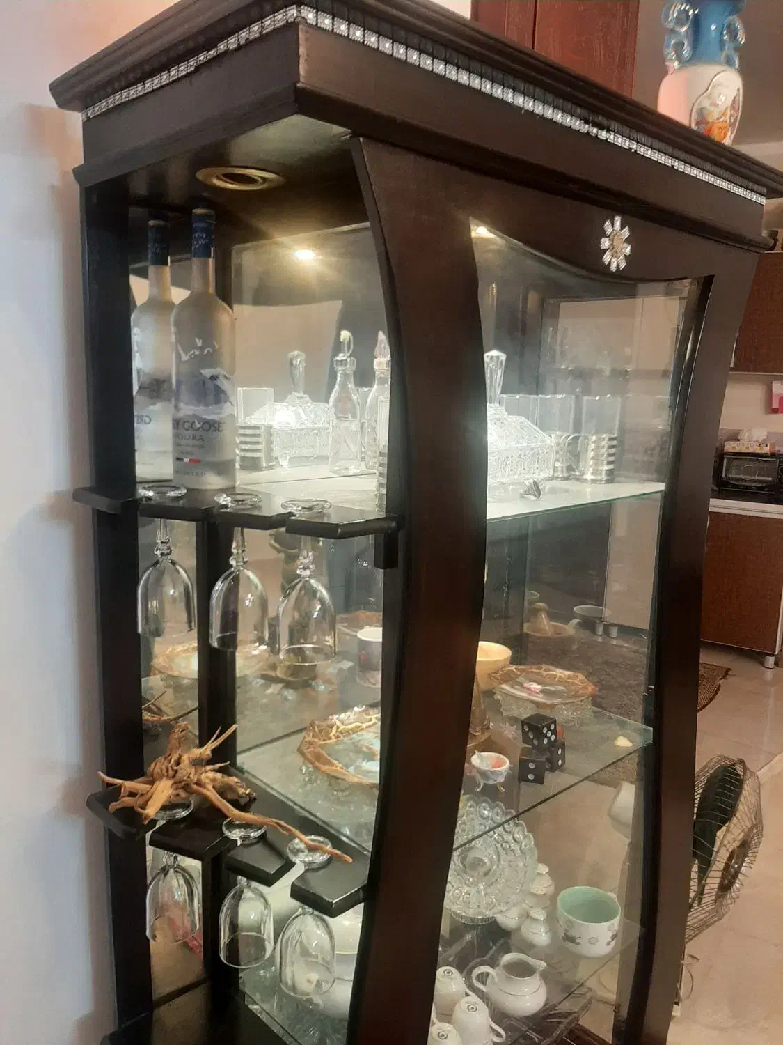 بوفه زیبا و آینه شمعدان|بوفه، ویترین، کنسول|مهدی شهر, |دیوار