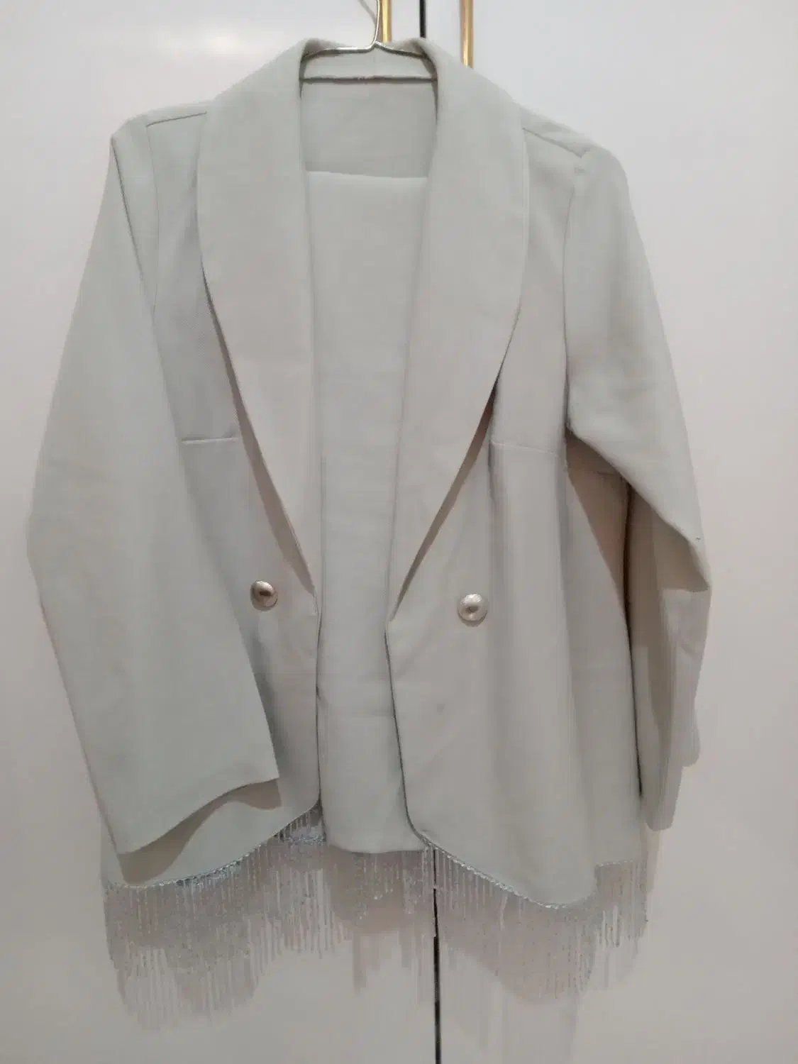 مانتو مجلسی|لباس|نیشابور, دارایی|دیوار