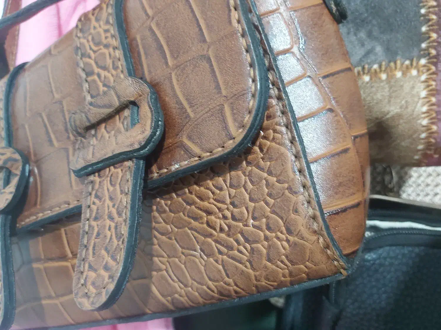 طلا و مدارک گمشده|اشیا|خشکبیجار, |دیوار