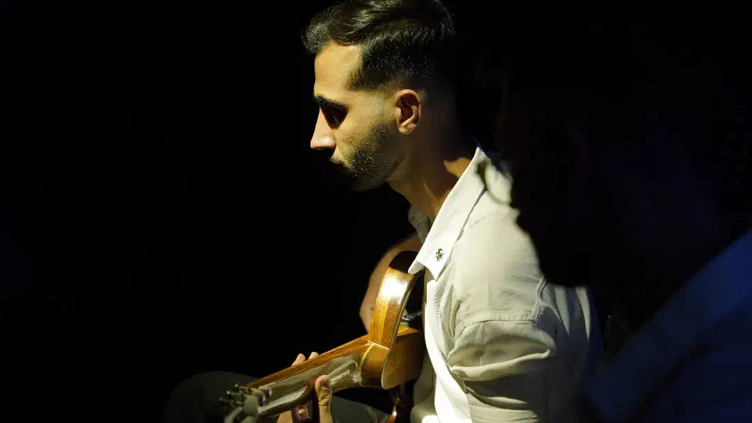 آموزش گیتار پاپ و فلامنکو|خدمات آموزشی|فولادشهر, فولادشهر|دیوار