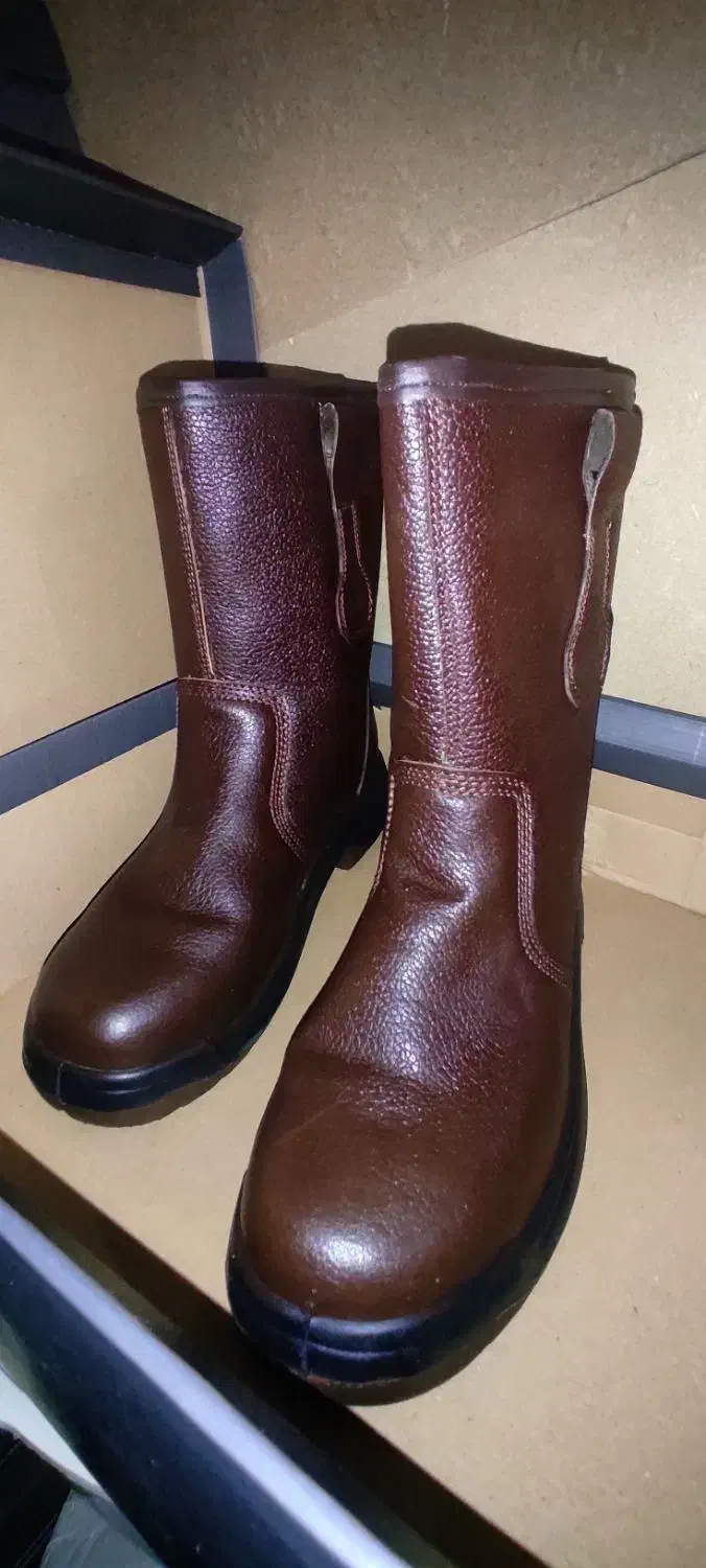 فروش کفش ساق بلند بهشتیان چلنجر|کیف، کفش، کمربند|ایذه, |دیوار