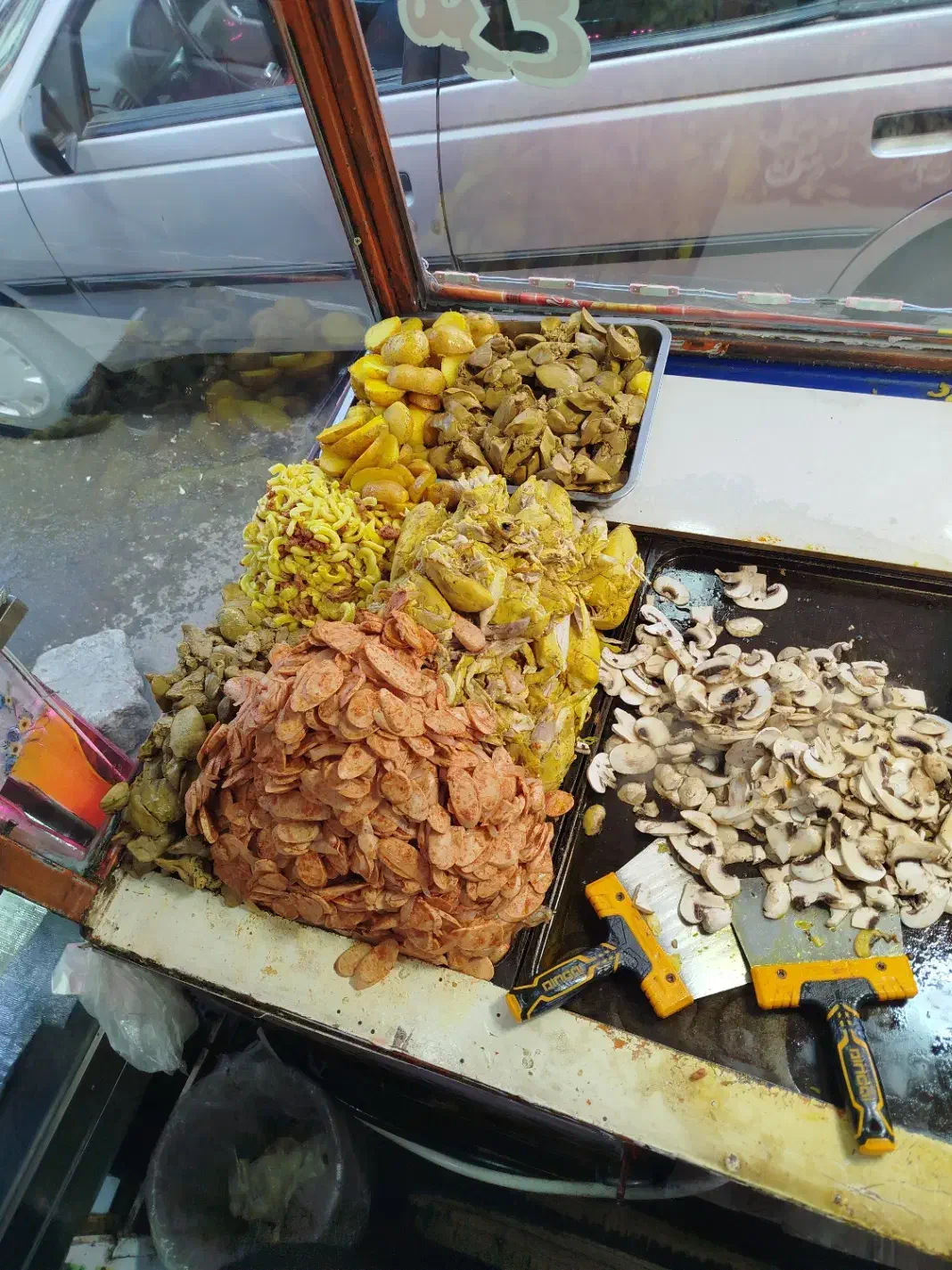 یک شاگرد برای ساندویچی|استخدام خدمات فروشگاه و رستوران|بانه, |دیوار