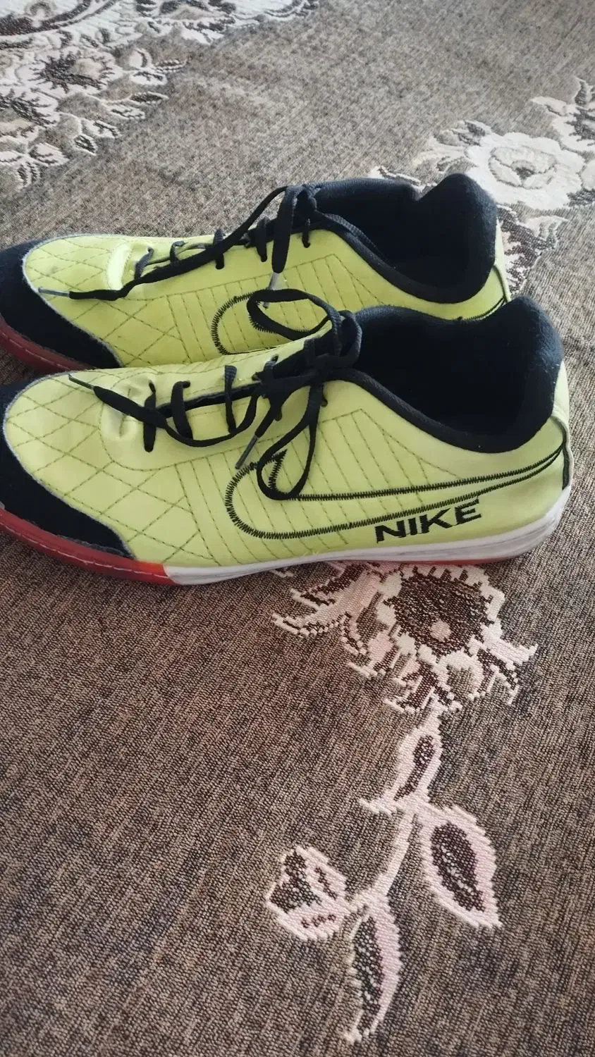 کفش فوتبال|کیف، کفش، کمربند|شاهینشهر, گزبرخوار|دیوار