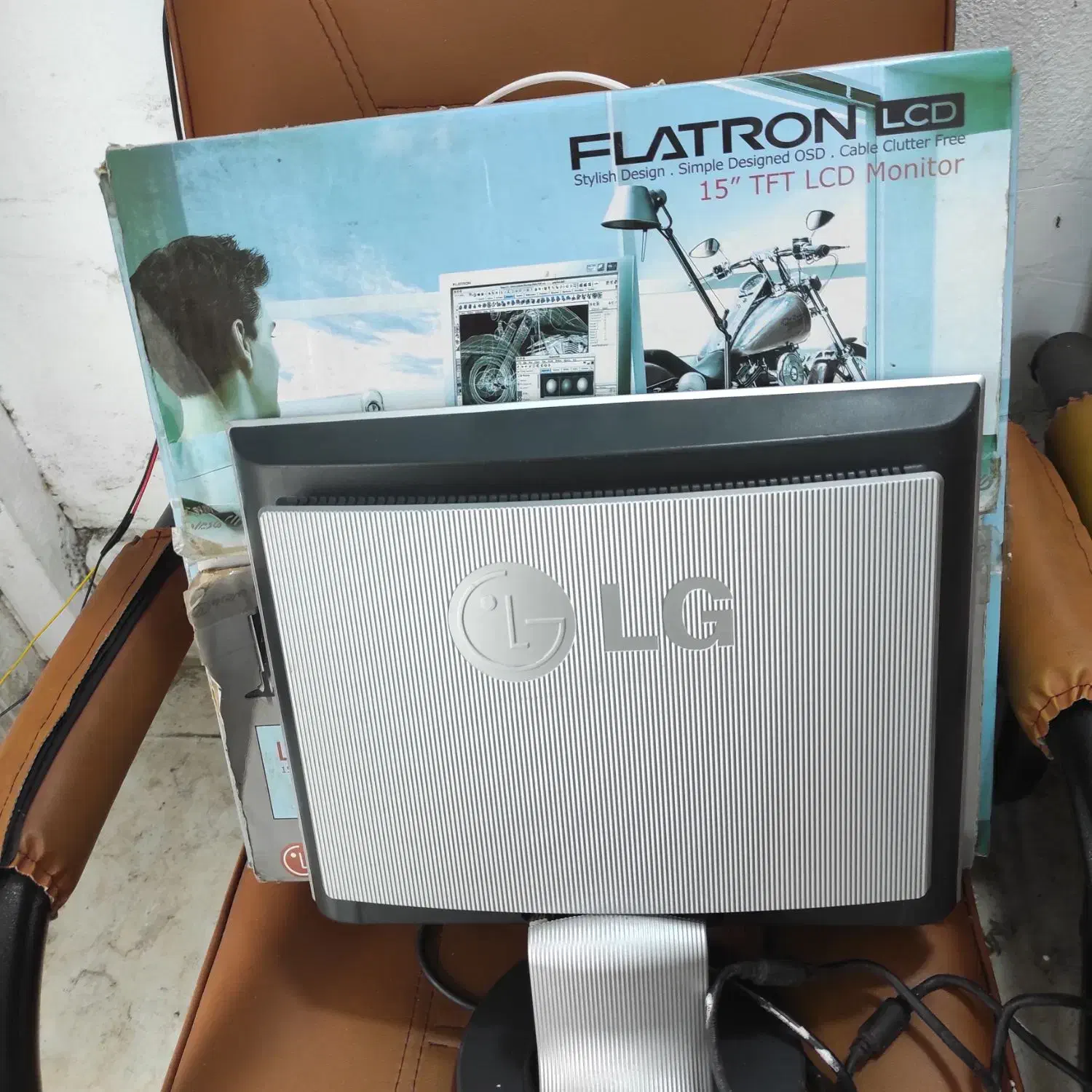 مانیتور LCD LG 15 لاکاغذی فوق العاده تمیز با کارتن|قطعات و لوازم جانبی رایانه|رشت, سعدی (تختی)|دیوار