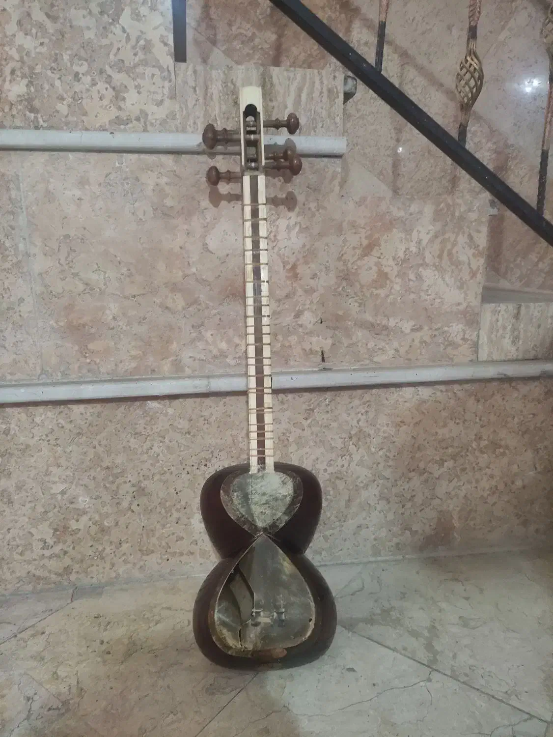 ساز تار|سازهای سنتی|تهران, دژکام|دیوار