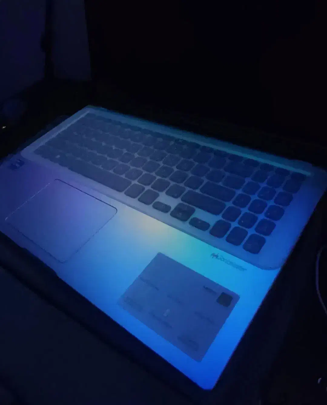 لپ تاپ|رایانه همراه|بندر انزلی, میان پشته|دیوار