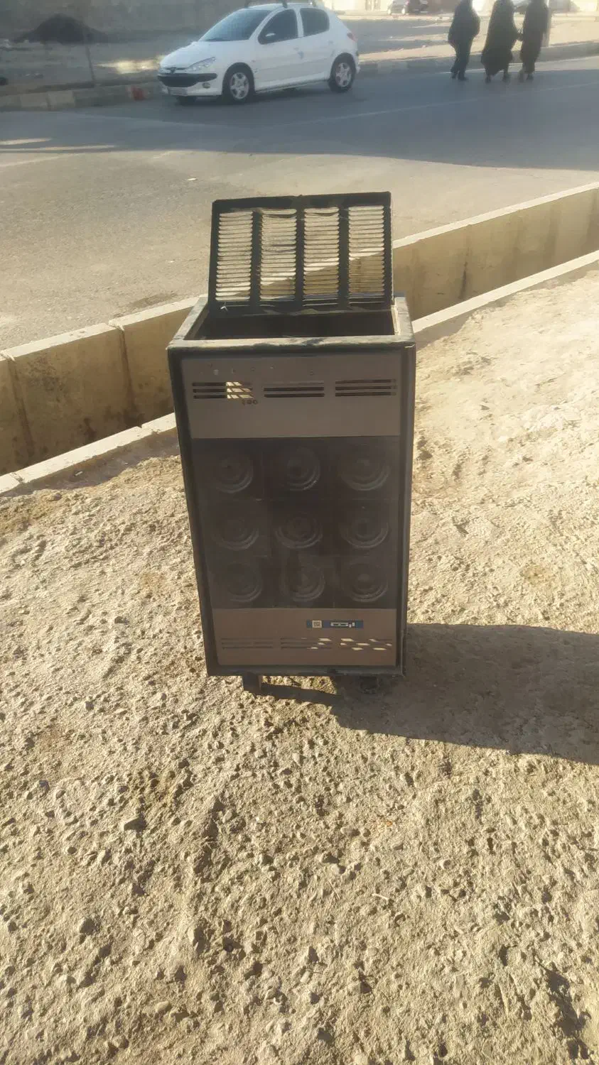 سلام دو عدد بخاری یکی گازی یکی نفتی سالم|بخاری، هیتر، شومینه|قم, ولیعصر|دیوار