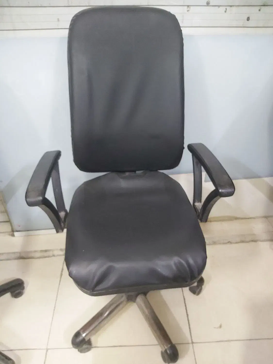 میز اداری و تحریر و صندلی مدیریتی|مبلمان اداری|اراک, |دیوار