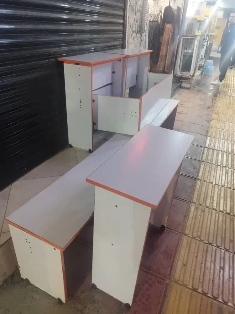 میز و نیمکت|کافی‌شاپ و رستوران|قشم, |دیوار