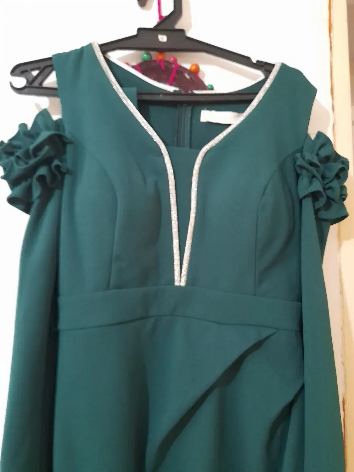 لباس مجلسی|لباس|تولم شهر, |دیوار