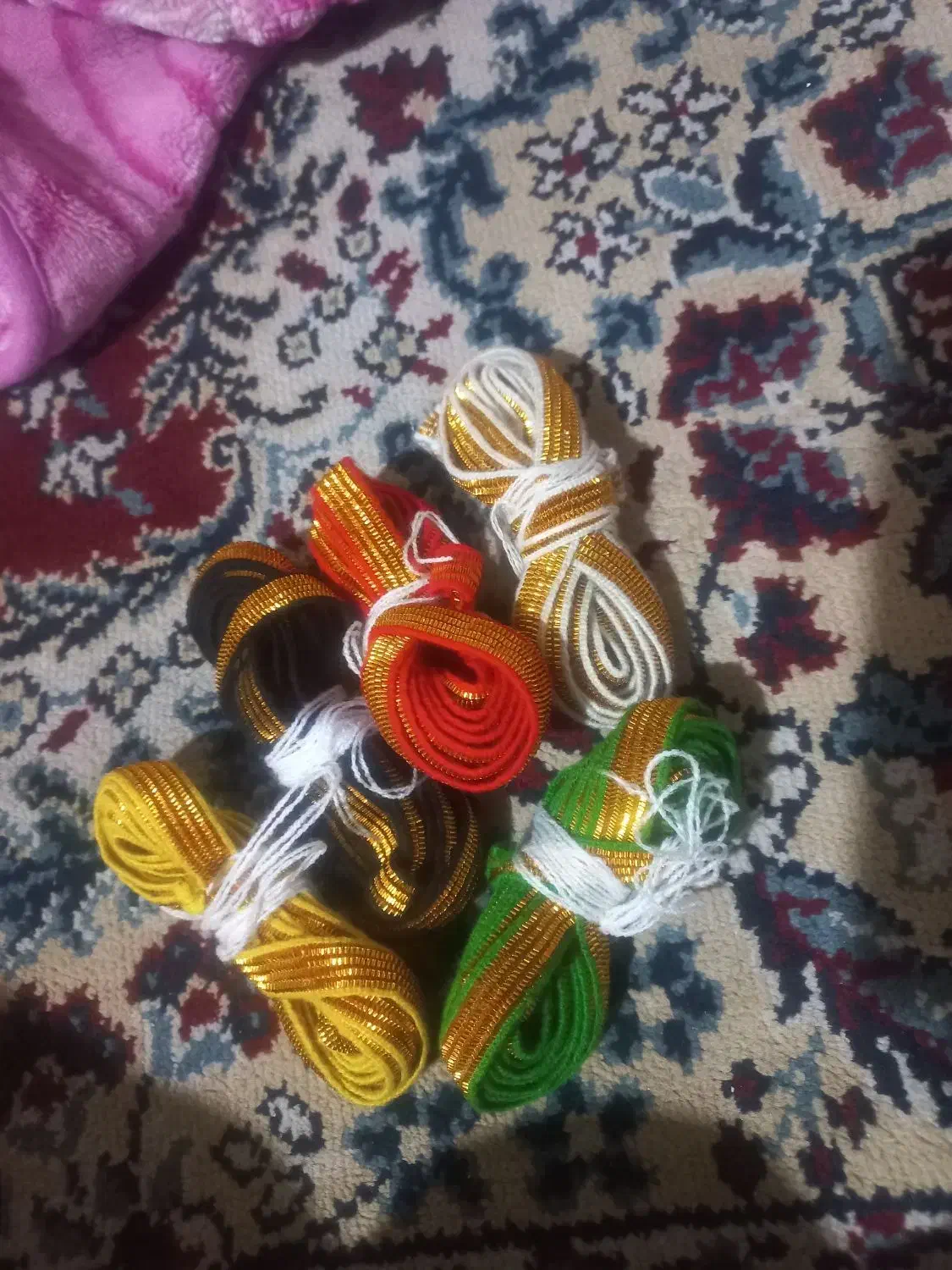 زری چهار خوص گز۲۵۰هستش|لباس|بیکاه, |دیوار