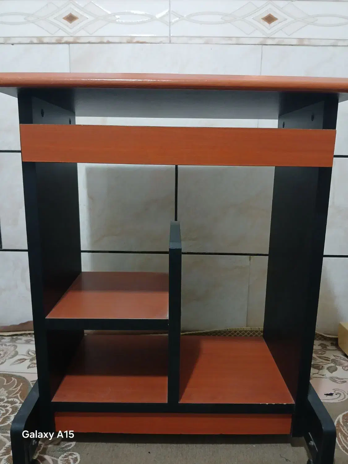 میز|میز تحریر و کامپیوتر|چغادک, |دیوار