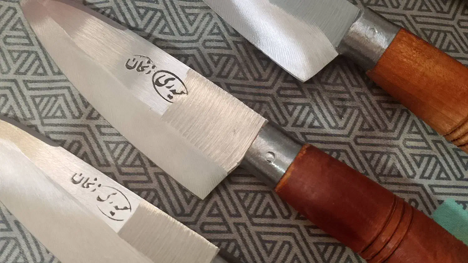 چاقو|کلکسیون اشیاء عتیقه|چهارباغ, |دیوار