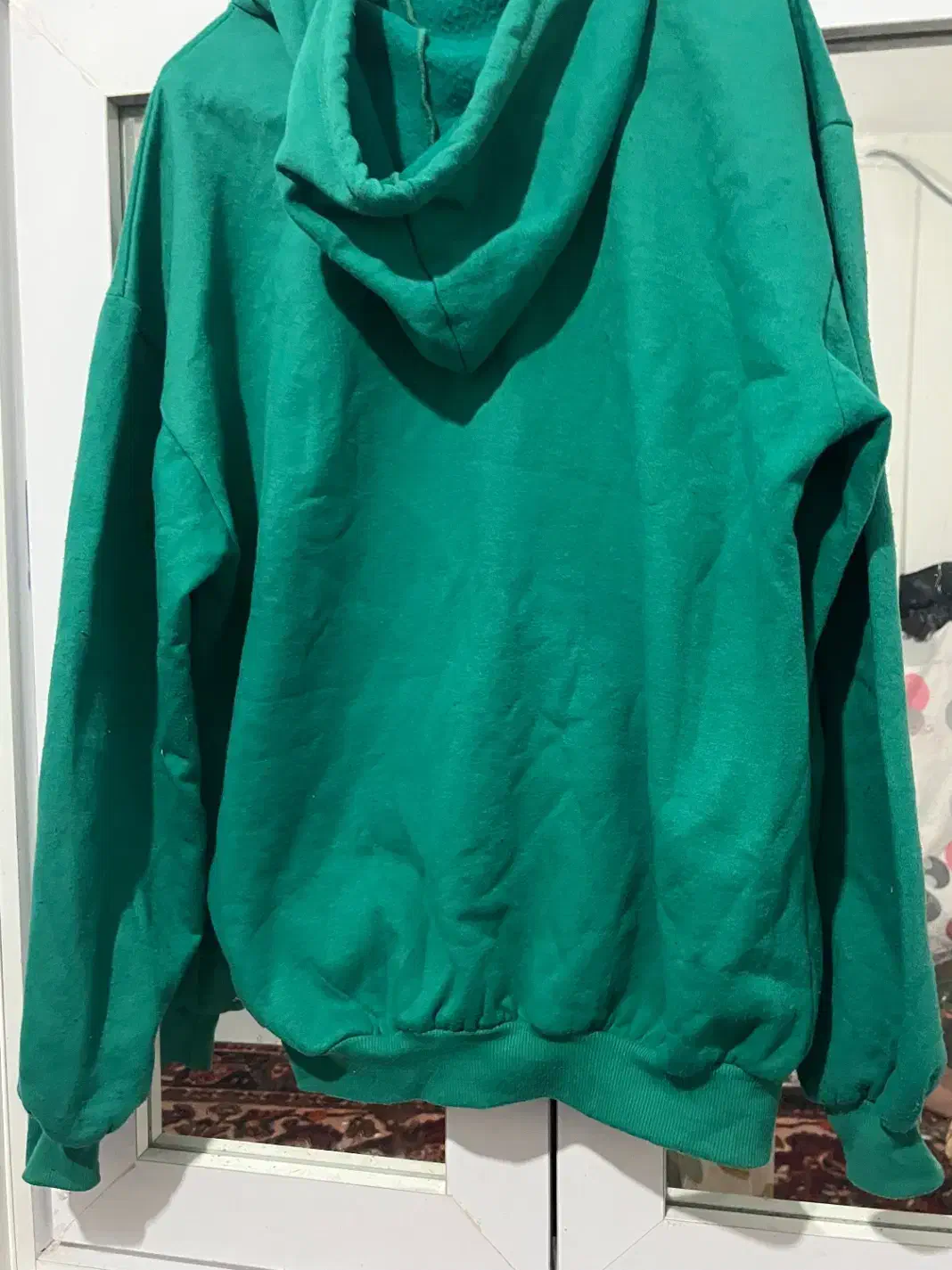 هودی|لباس|مشهد, قائم|دیوار