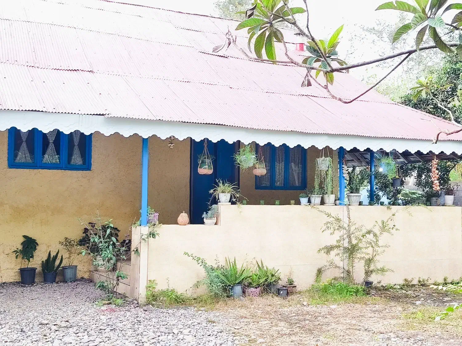 خونه باغ سنتی(با صبحانه)|اجارهٔ کوتاهمدت ویلا و باغ|کوچصفهان, |دیوار