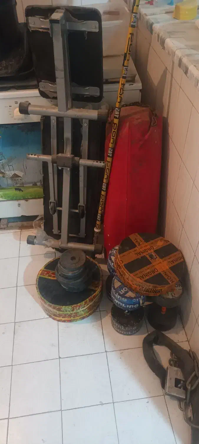 دنبل هالتر کیسه بوکس و میز پرس سینه|تجهیزات ورزشی|تهران, جوادیه|دیوار