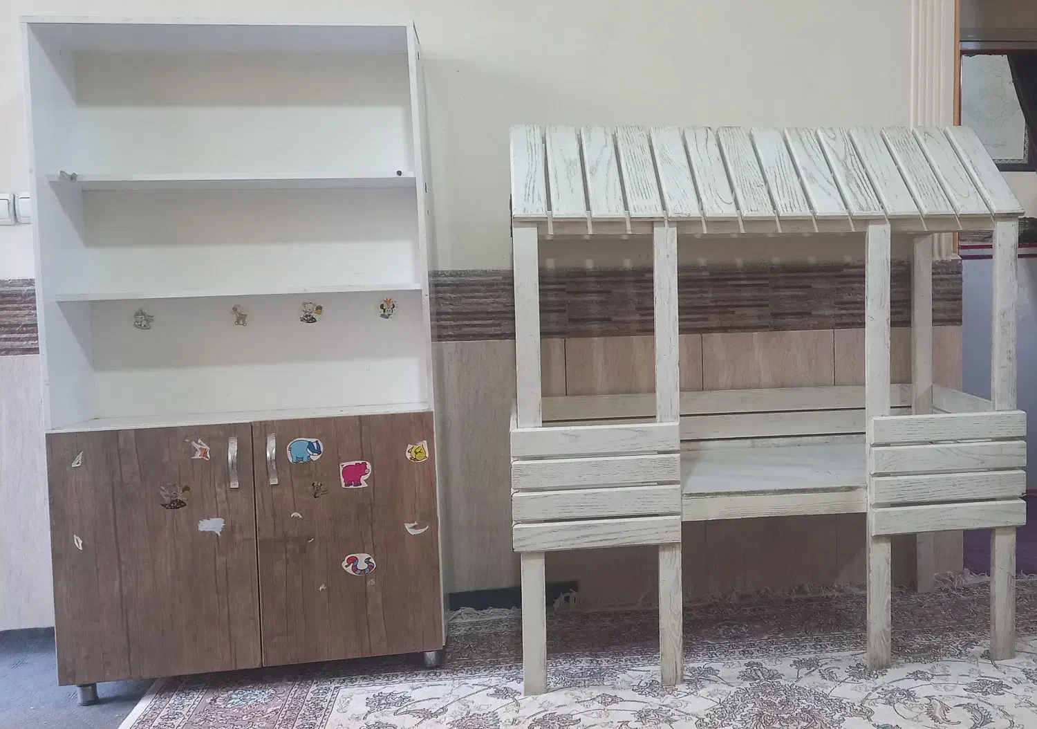 تخت بچه همراه کمد|تخت و سرویس خواب|مشهد, اروند|دیوار