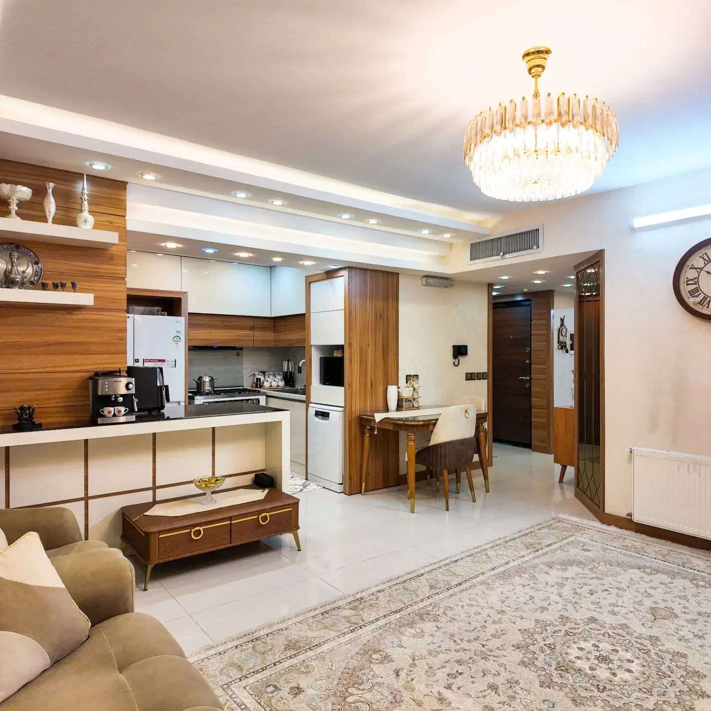 آپارتمان ۸۳ متری خیابان بهارستان شرقی|فروش آپارتمان|اصفهان, مهدی آباد|دیوار