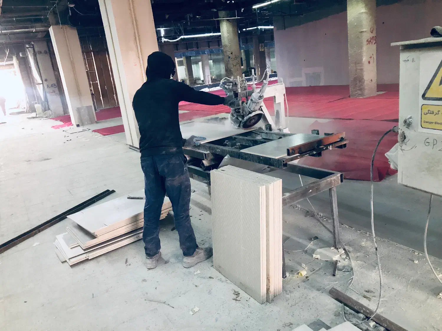 کارگر روزمزد ایرانی|استخدام معماری، عمران و ساختمانی|تهران, گلستان (شهرک راه آهن)|دیوار