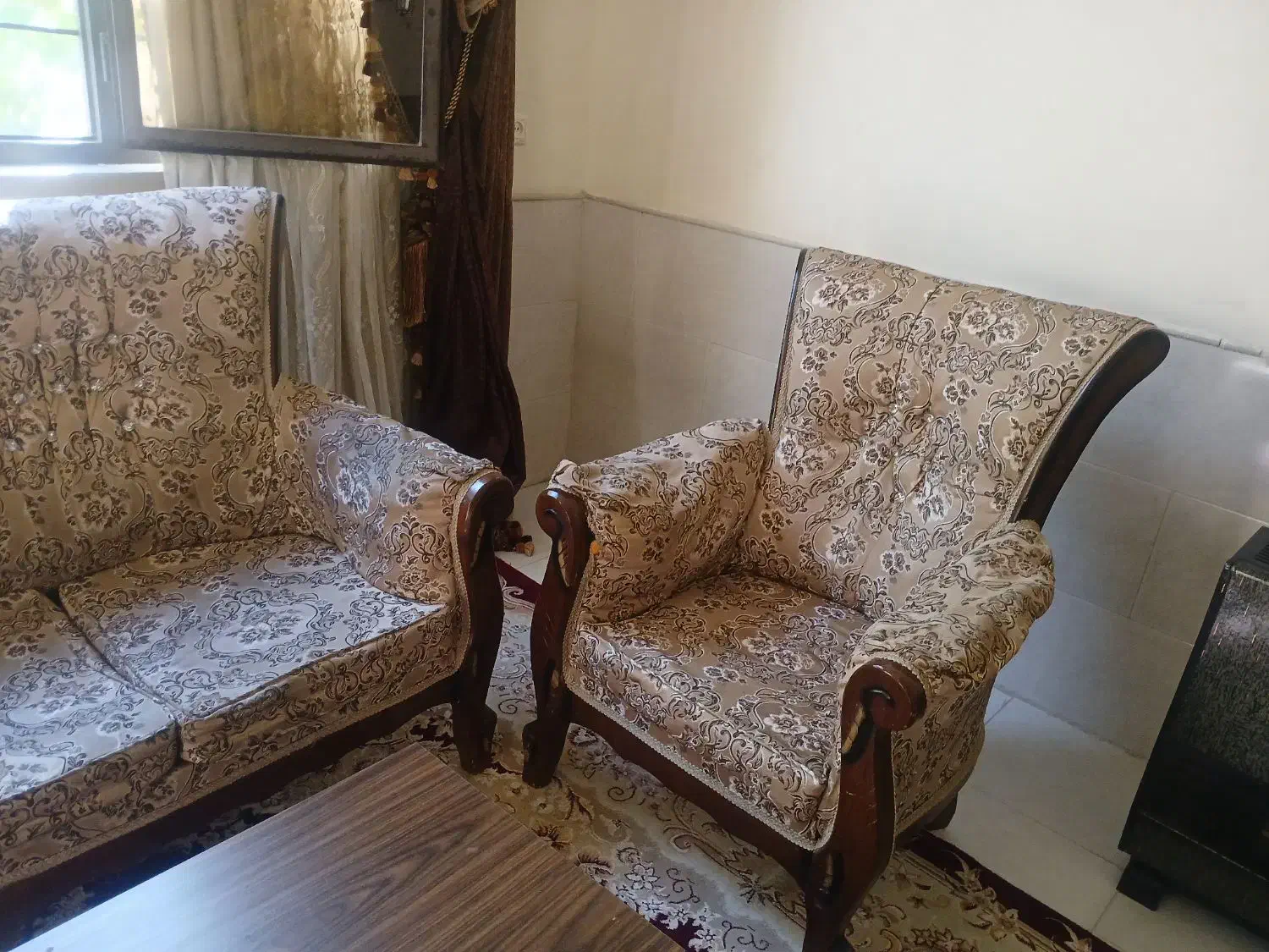 مبل سلطنتی|مبلمان خانگی و میز عسلی|کاشان, عربها|دیوار