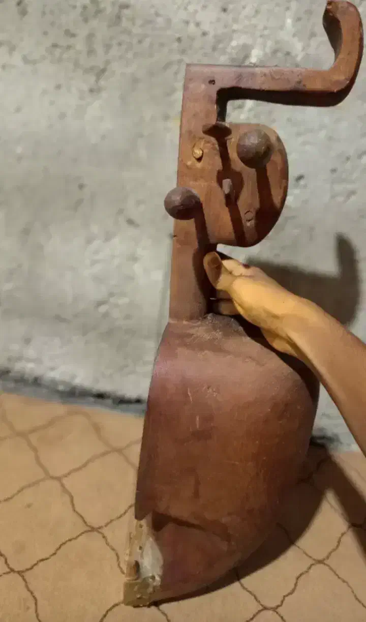 چنگ معاوضه با گوشی|سازهای سنتی|سندرک, |دیوار