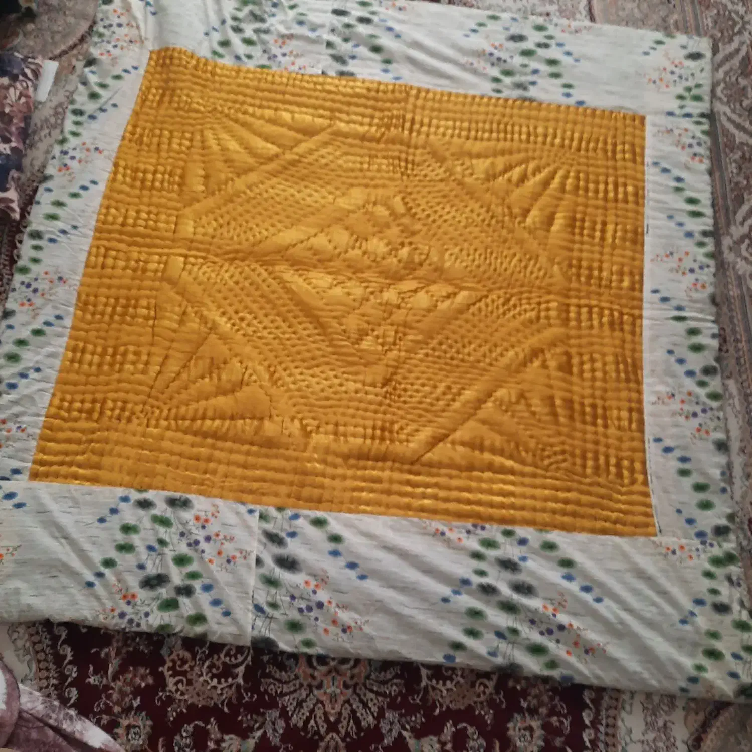 لحاف کرسی|رختخواب، بالش، پتو|قم, انصار‌الحسین|دیوار