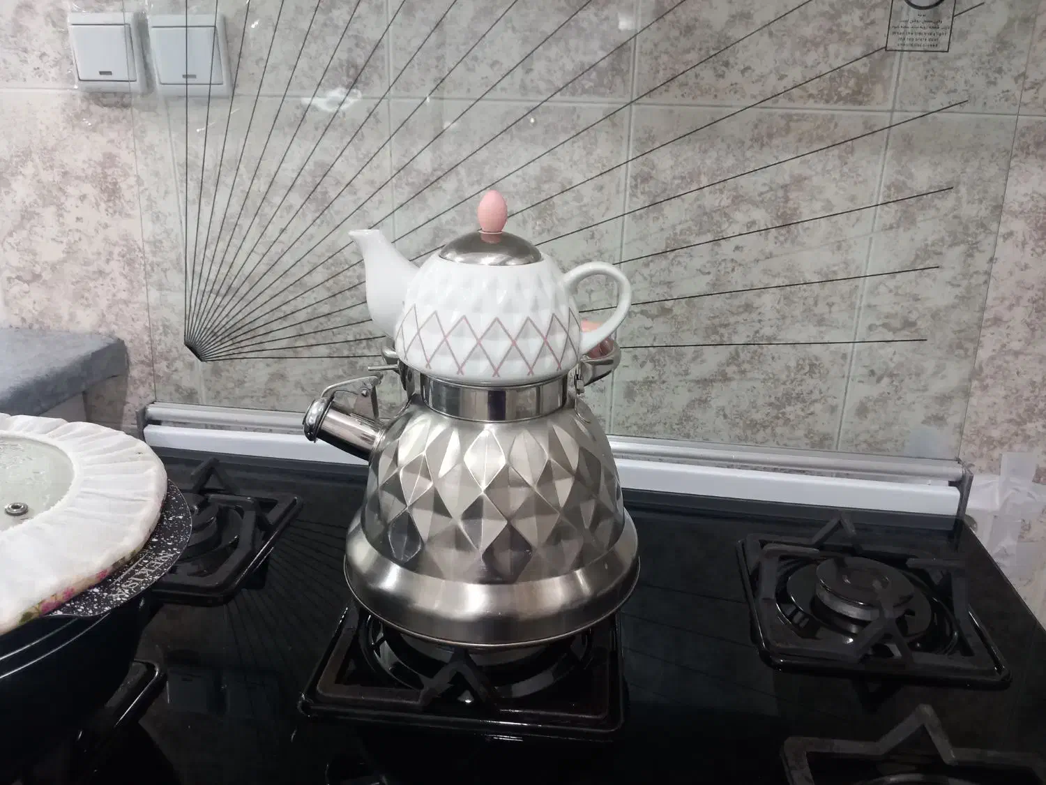 کتری و قوری|قوری، کتری، قهوه‌ساز دستی|پرند, فاز ۴|دیوار