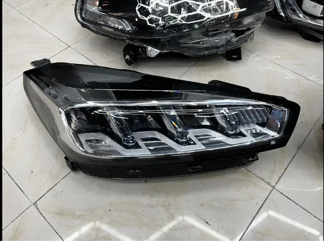 تعویض طلق چراغ خودرو/شفاف سازی/ساخت طلق/ترمیم|قطعات یدکی و لوازم جانبی|تهران, جمهوری|دیوار