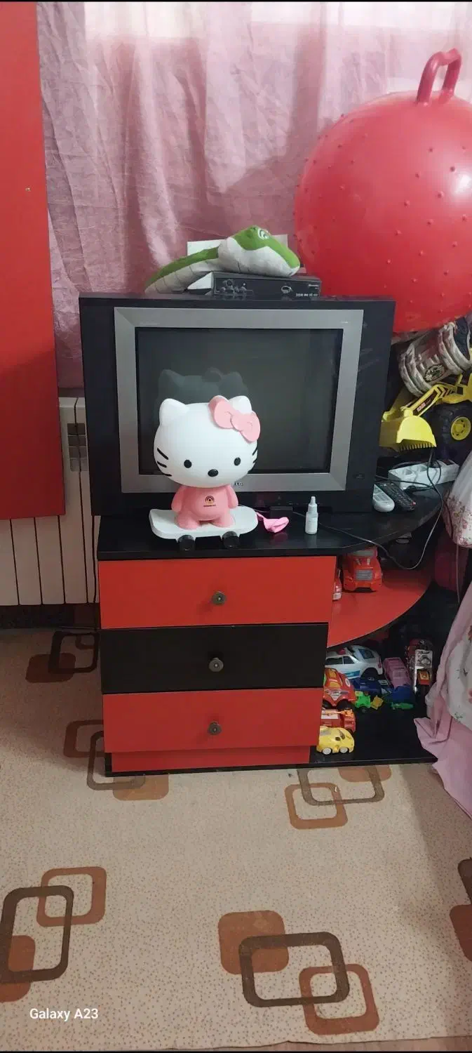 تخت نوجوان با کشو و کمد و میز تلویزیون با کشو|تخت و سرویس خواب|گرمسار, |دیوار