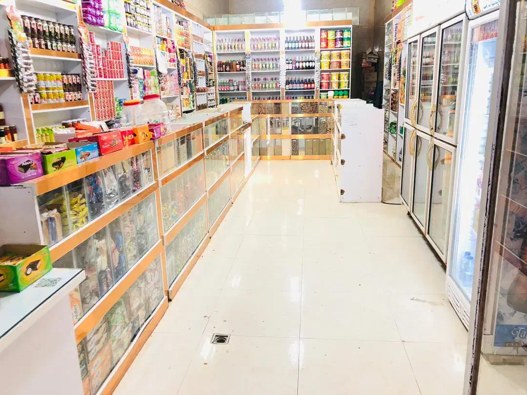 فروش کامل ویترین وقفسه ها بدون اجناس|فروشگاه و مغازه|ایرانشهر, |دیوار