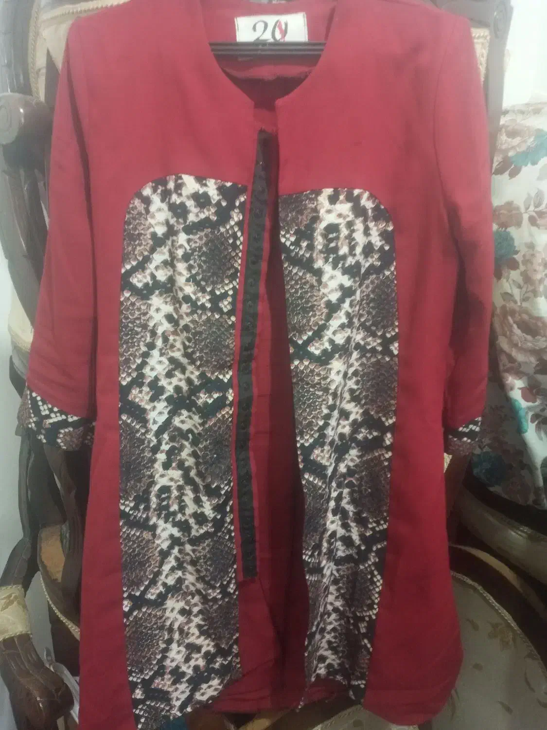 تعدادی مانتو ولباس مجلسی|لباس|کاخک, |دیوار