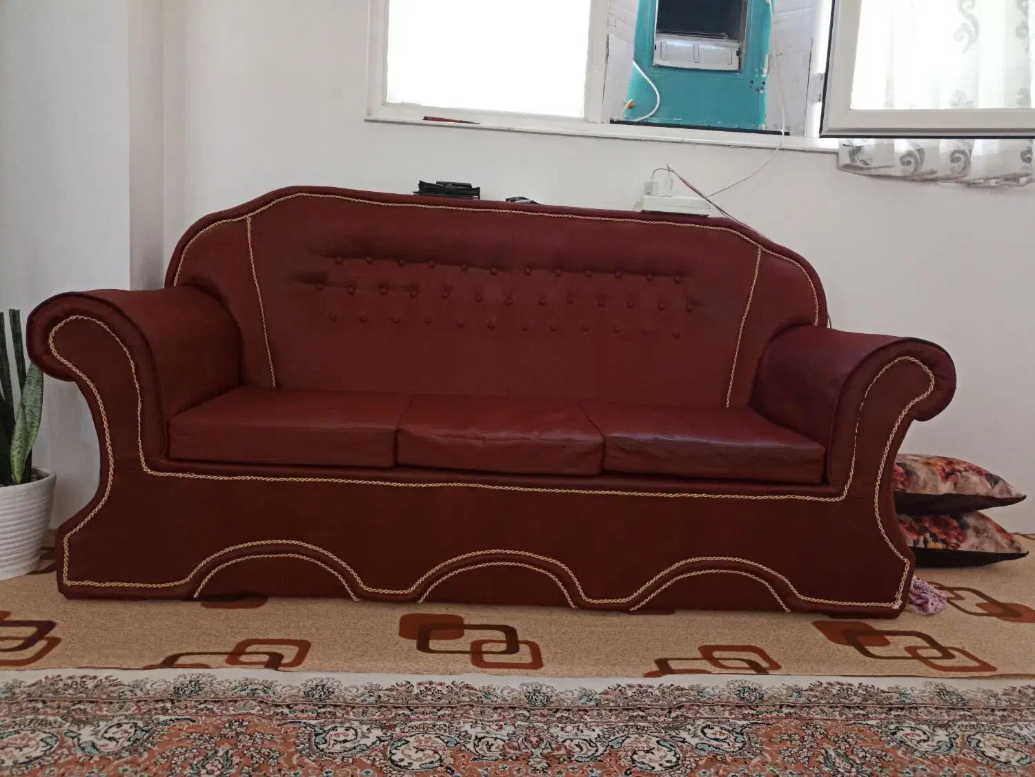 مبل هفت نفره همراه میز و عسلی|مبلمان خانگی و میز عسلی|بجنورد, |دیوار