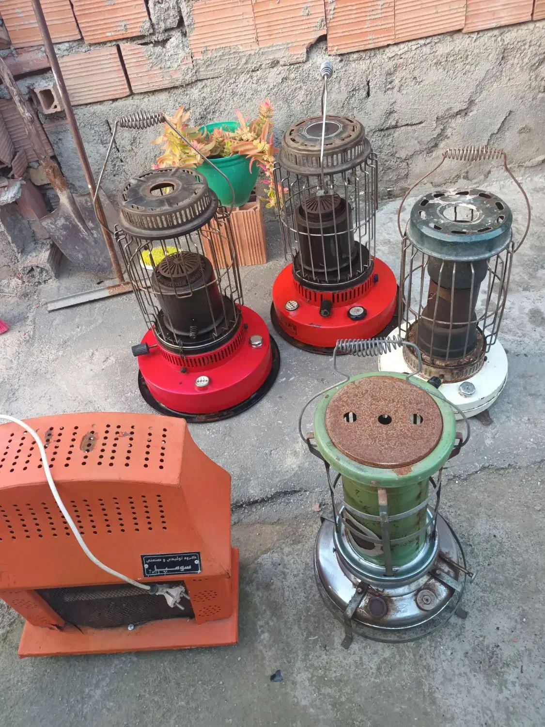 بخاری نفتی آبی سوز کارکرده سالم|بخاری، هیتر، شومینه|گرگان, |دیوار